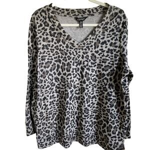 Ellen Tracy Animal Print V-Neck Pullover Top Sz XL Pockets Stretchy Long Sleeves